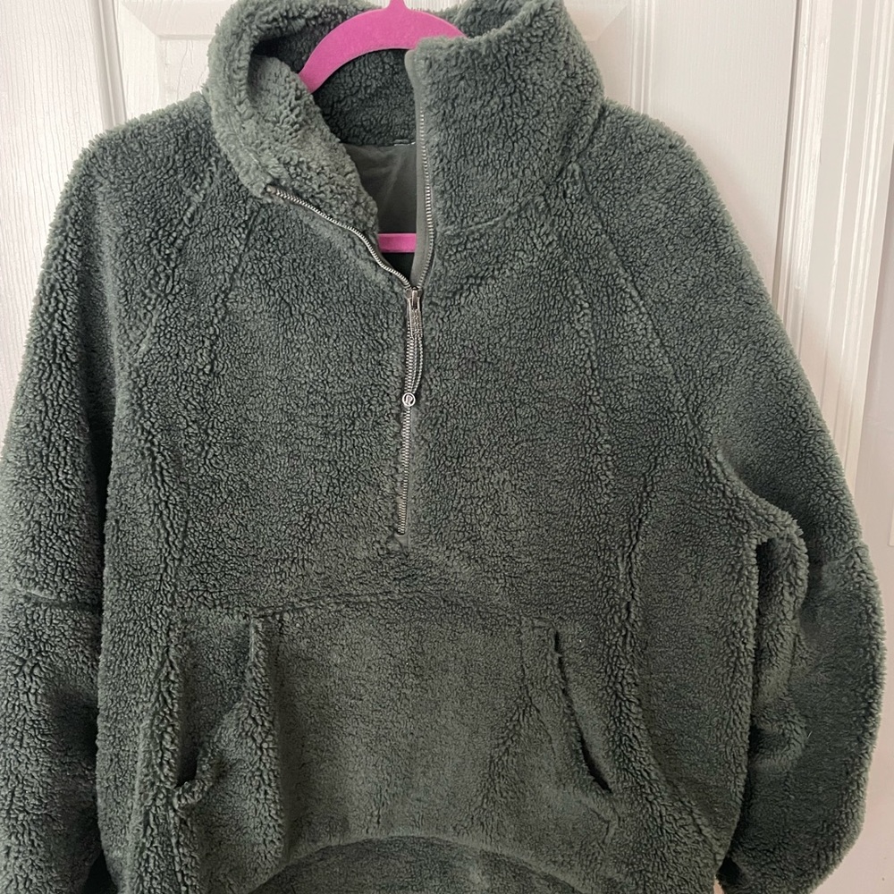 Women’s lululemon Scuba Sherpa funnel neck long